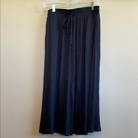 LOFT Dresses & Skirts - LOFT Black Tie Front Pleated Maxi Skirt